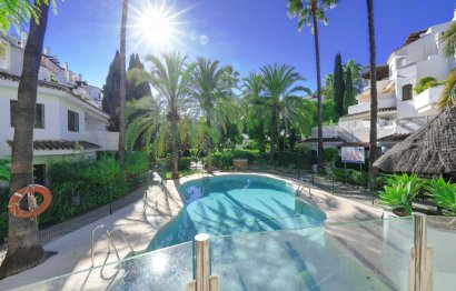 Resale - Apartment - Middle Floor Apartment - Marbella - Elviria