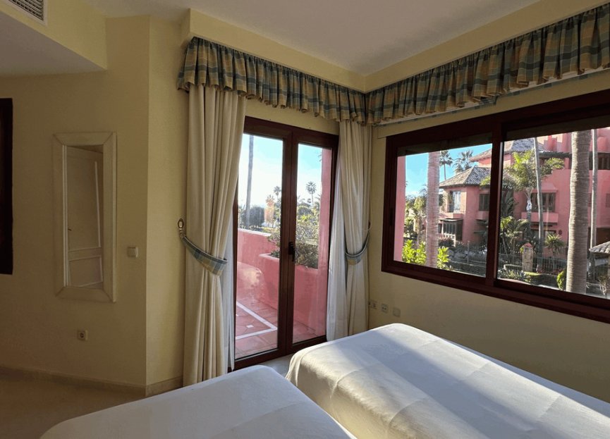 Resale - Apartment - Penthouse - Estepona - Estepona Centro