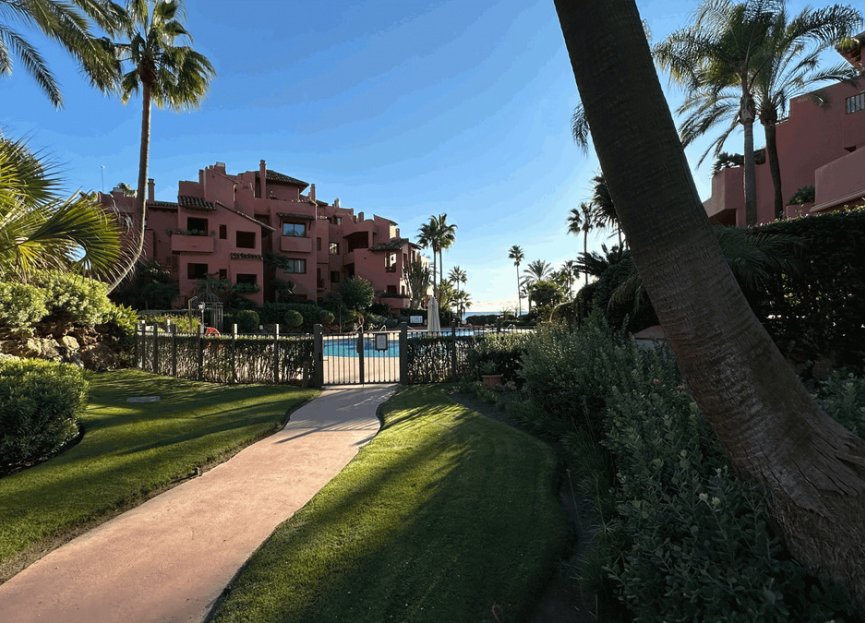 Resale - Apartment - Penthouse - Estepona - Estepona Centro