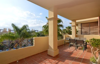 Resale - Apartment - Middle Floor Apartment - Estepona - Bel Air