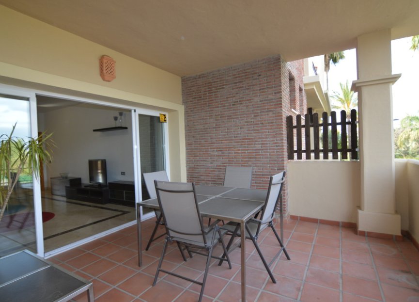 Resale - Apartment - Middle Floor Apartment - Estepona - Bel Air