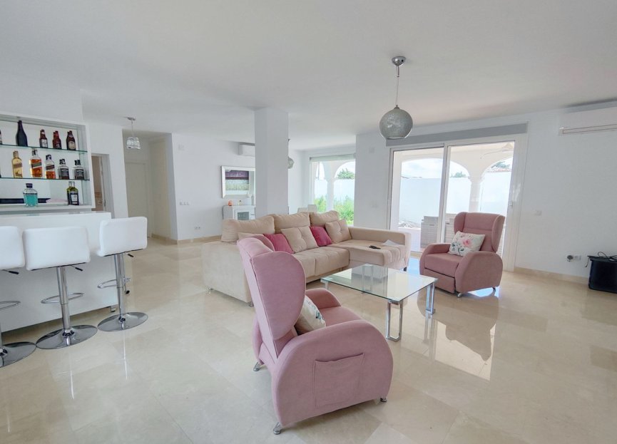 Reventa - House - Detached Villa - Estepona - Estepona Centro