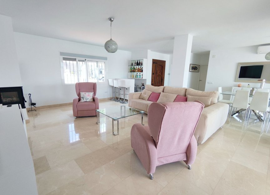 Reventa - House - Detached Villa - Estepona - Estepona Centro