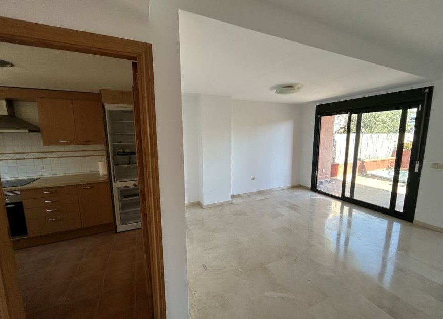 Resale - House - Townhouse - Estepona - Cancelada