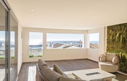 Resale - Apartment - Middle Floor Apartment - Marbella - Puerto Banús