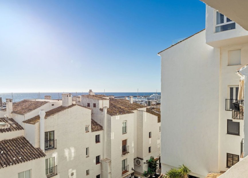 Resale - Apartment - Middle Floor Apartment - Marbella - Puerto Banús