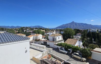 Resale - House - Detached Villa - Marbella - Nueva Andalucia