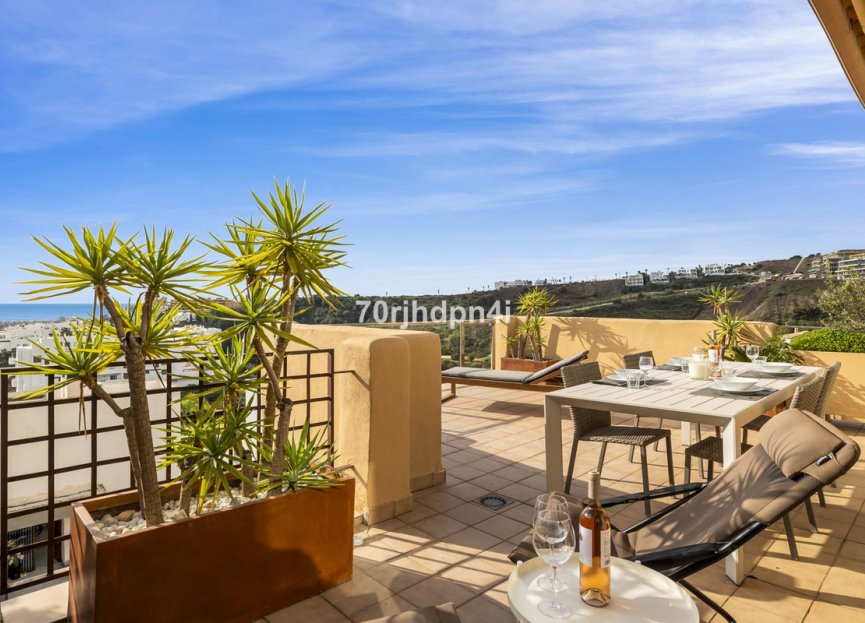 Resale - Apartment - Penthouse - Estepona - Estepona Centro