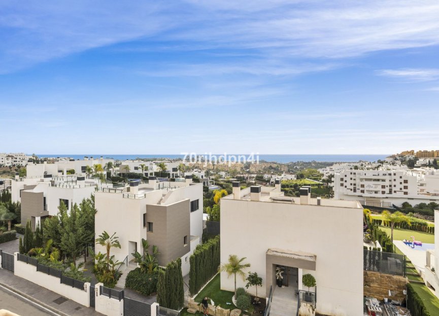 Resale - Apartment - Penthouse - Estepona - Estepona Centro