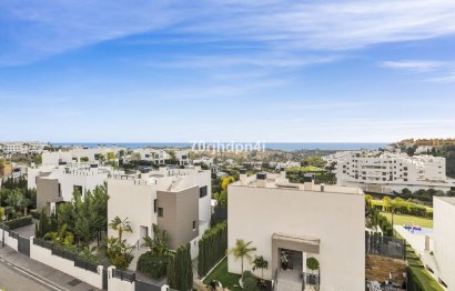 Resale - Apartment - Penthouse - Estepona - Estepona Centro