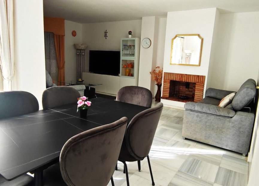 Resale - Apartment - Middle Floor Apartment - Marbella - Nueva Andalucia