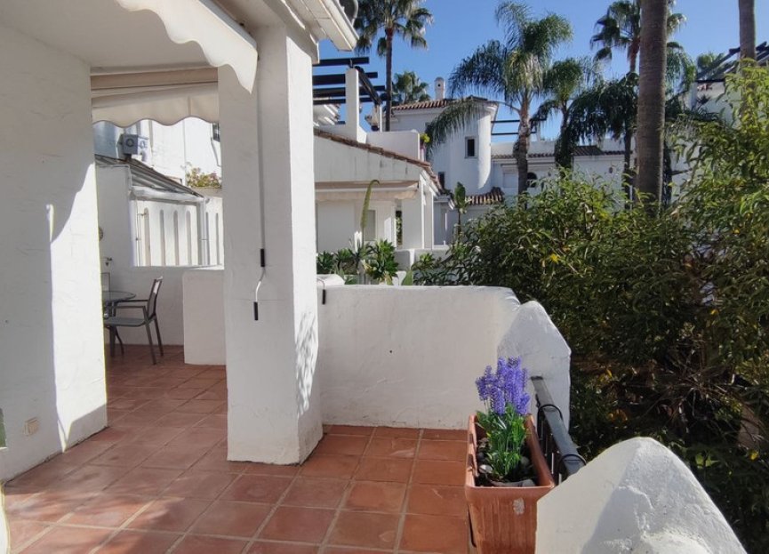 Resale - Apartment - Middle Floor Apartment - Marbella - Nueva Andalucia