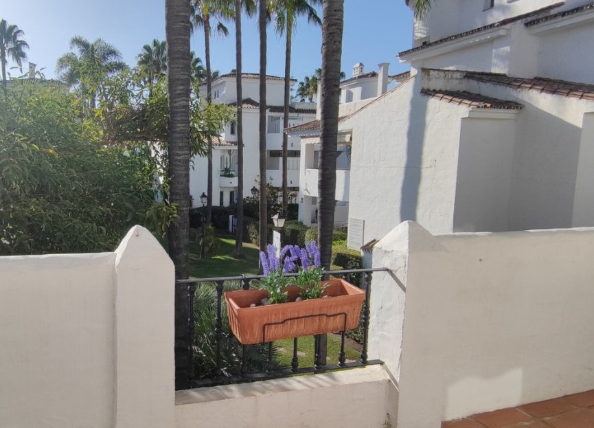 Resale - Apartment - Middle Floor Apartment - Marbella - Nueva Andalucia