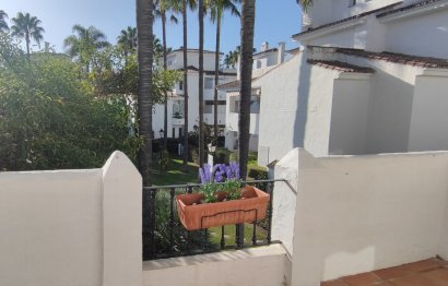 Resale - Apartment - Middle Floor Apartment - Marbella - Nueva Andalucia