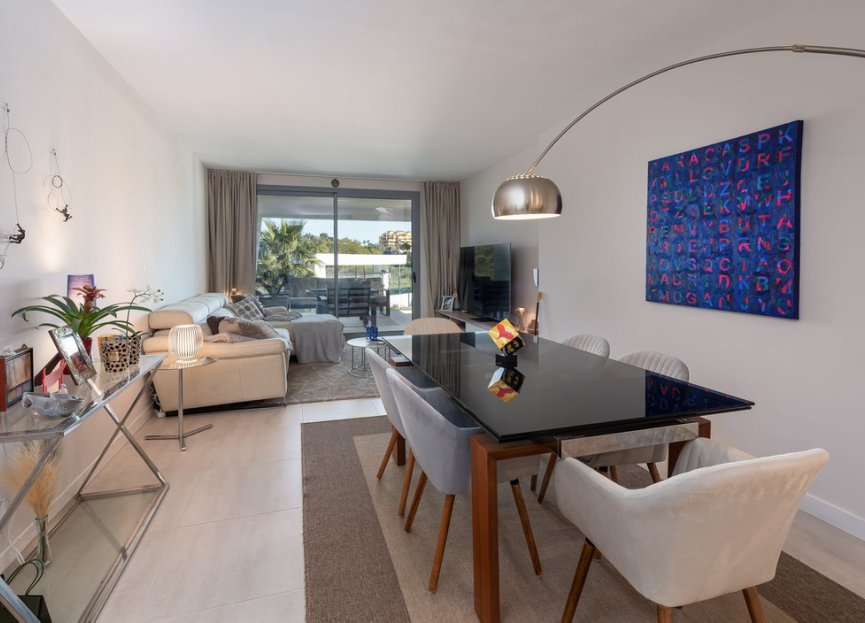 Resale - Apartment - Middle Floor Apartment - Estepona - Selwo