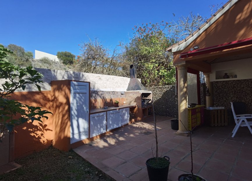 Resale - House - Detached Villa - Marbella - Nueva Andalucia