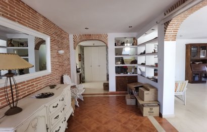 Resale - House - Detached Villa - Marbella - Nueva Andalucia