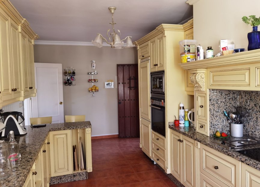 Resale - House - Detached Villa - Marbella - Nueva Andalucia