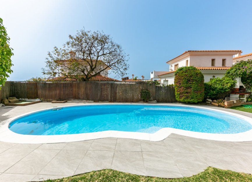 Resale - House - Detached Villa - Fuengirola - Fuengirola Centro