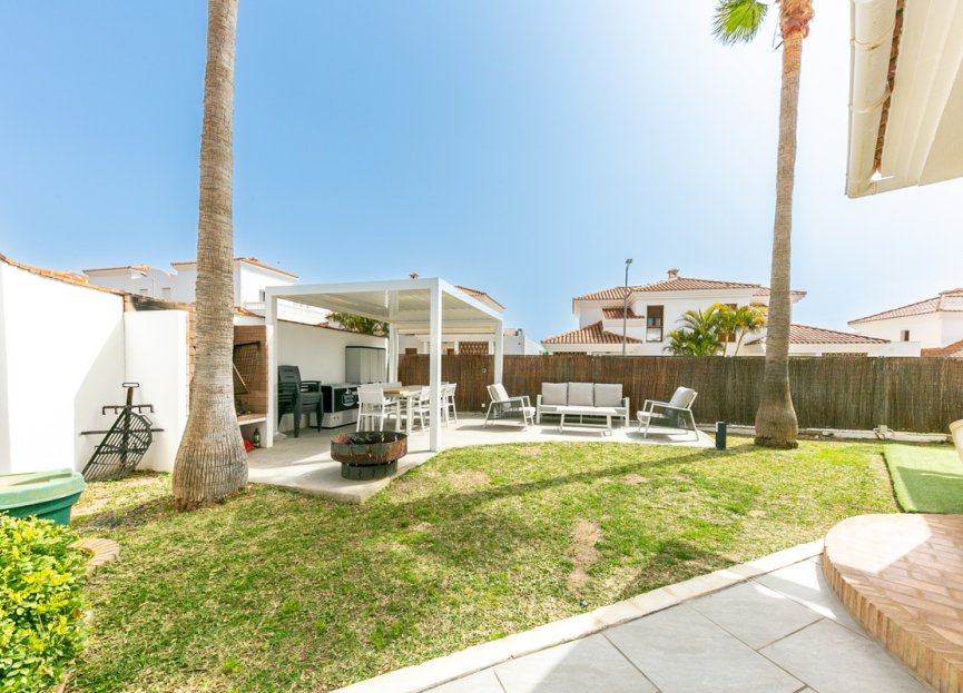 Resale - House - Detached Villa - Fuengirola - Fuengirola Centro