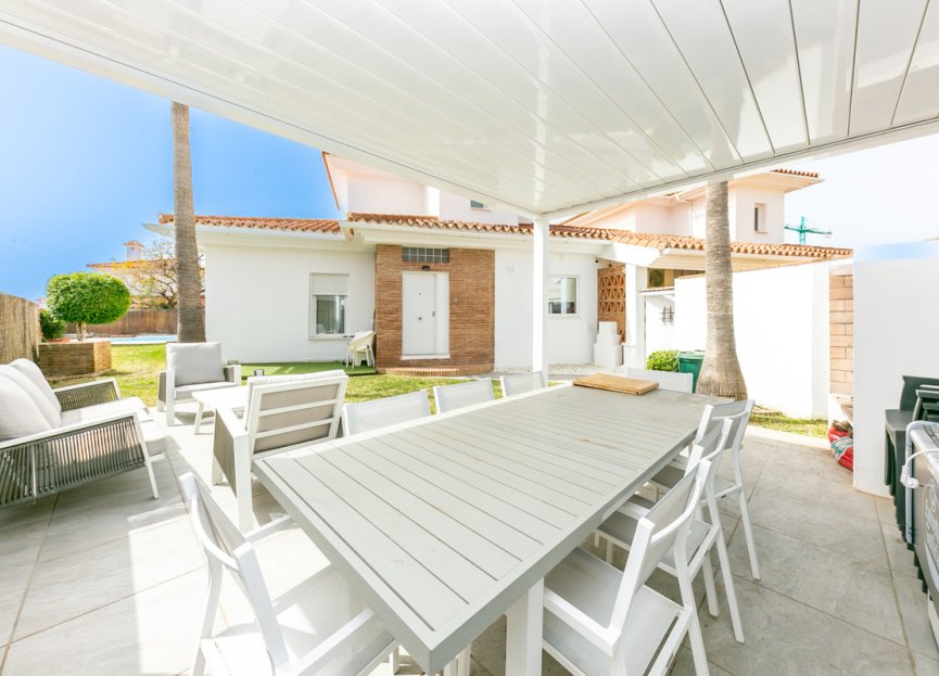 Resale - House - Detached Villa - Fuengirola - Fuengirola Centro