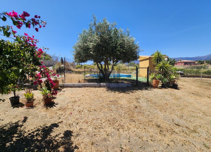 Resale - Plot - Land - Estepona - Estepona Centro