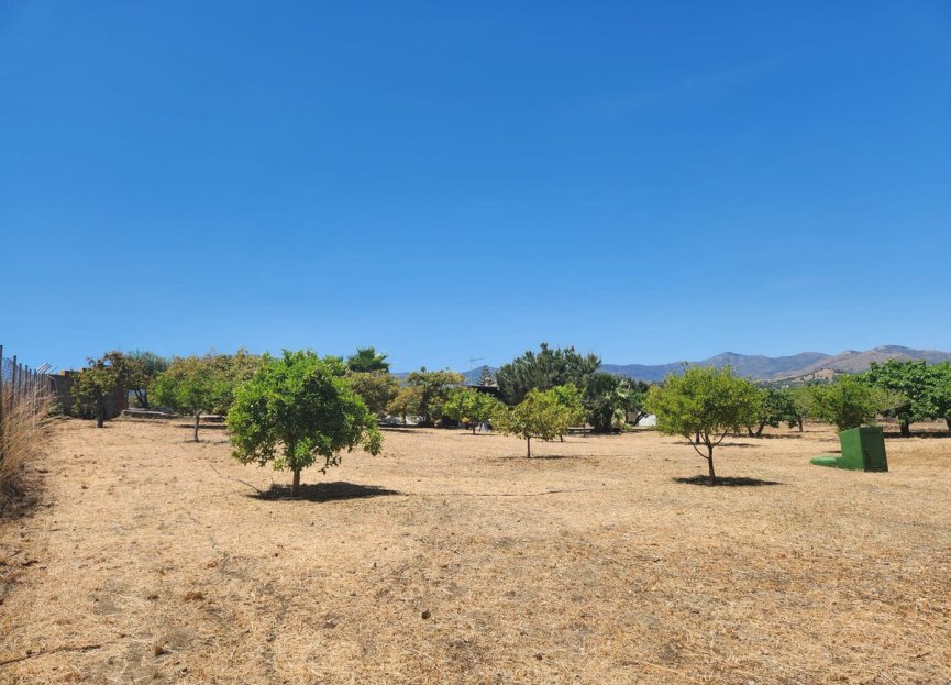 Resale - Plot - Land - Estepona - Estepona Centro