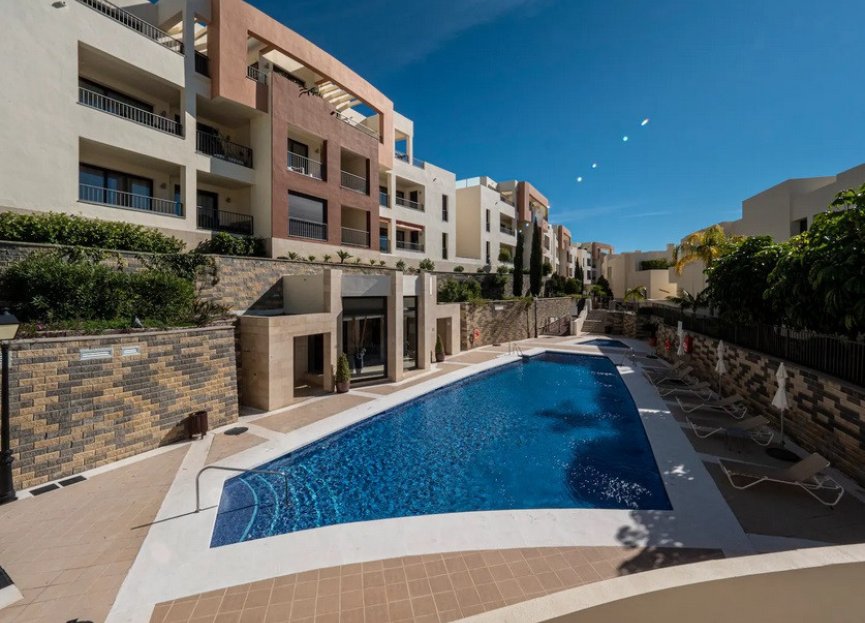 Resale - Apartment - Middle Floor Apartment - Marbella - Altos de los Monteros