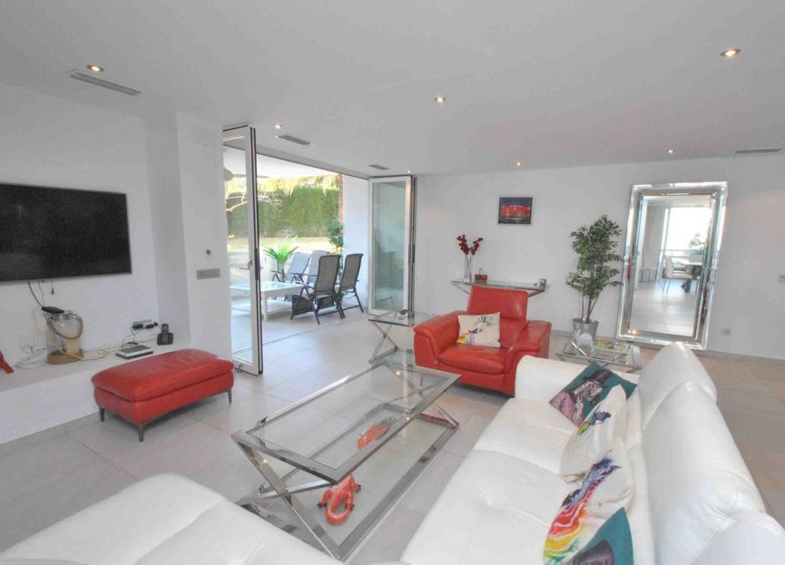 Resale - Apartment - Middle Floor Apartment - Marbella - Los Monteros