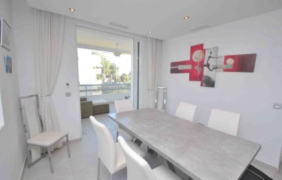 Resale - Apartment - Middle Floor Apartment - Marbella - Los Monteros