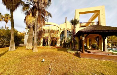 Resale - House - Detached Villa - Marbella - Bahía de Marbella