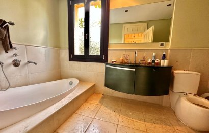 Resale - House - Detached Villa - Marbella - Bahía de Marbella