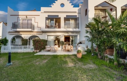 Resale - House - Townhouse - Marbella - Nueva Andalucia