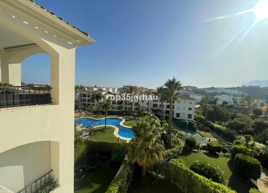 Resale - Apartment - Penthouse - Estepona - Selwo