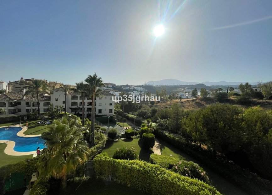 Resale - Apartment - Penthouse - Estepona - Selwo