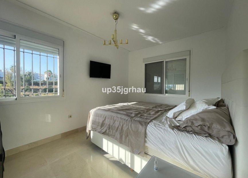 Resale - Apartment - Penthouse - Estepona - Selwo