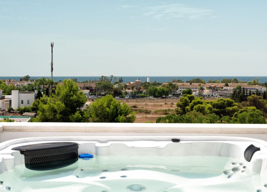 Resale - Apartment - Penthouse - Marbella - Nueva Andalucia