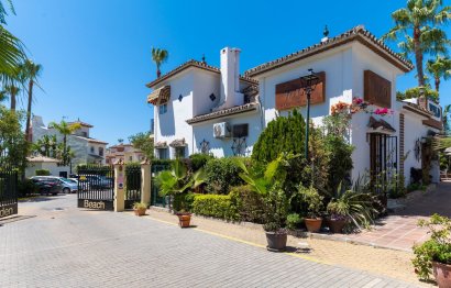 Resale - House - Townhouse - Estepona - Estepona Centro