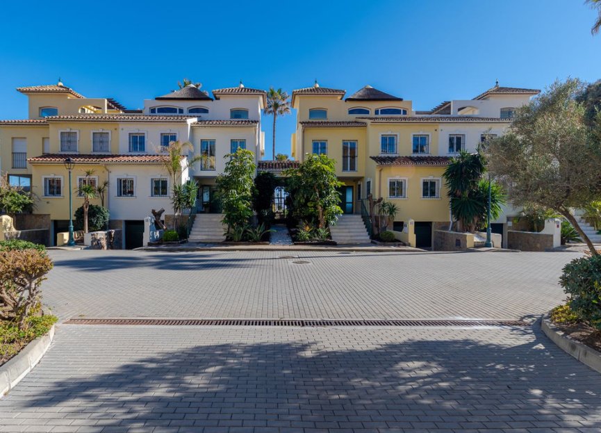 Resale - House - Townhouse - Estepona - Estepona Centro