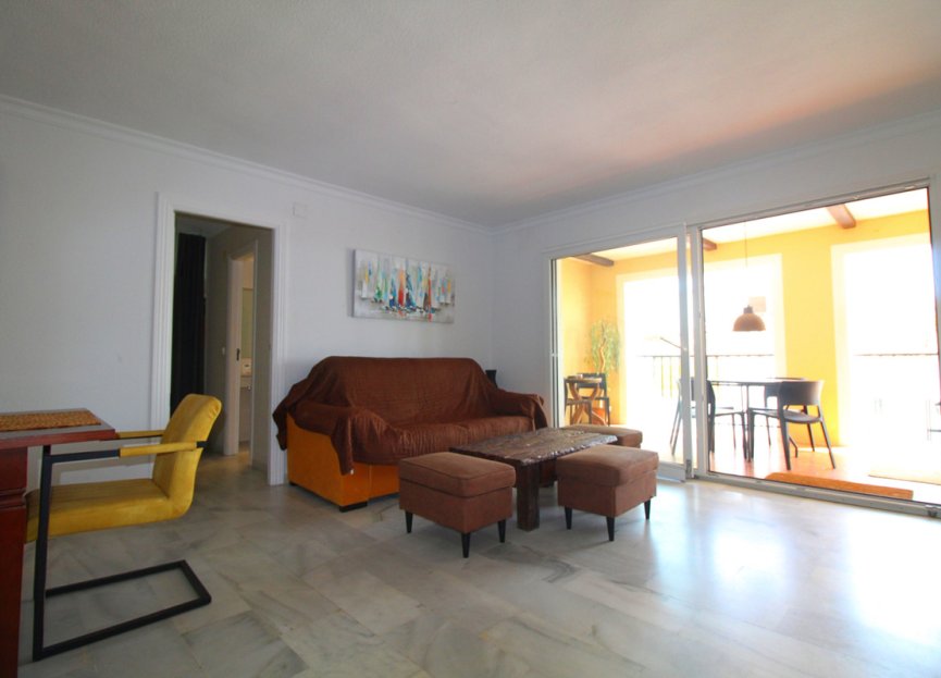 Resale - Apartment - Middle Floor Apartment - Marbella - Puerto Banús