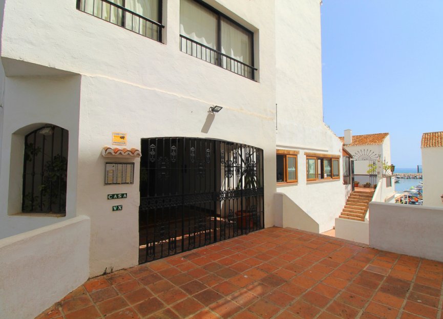 Resale - Apartment - Middle Floor Apartment - Marbella - Puerto Banús