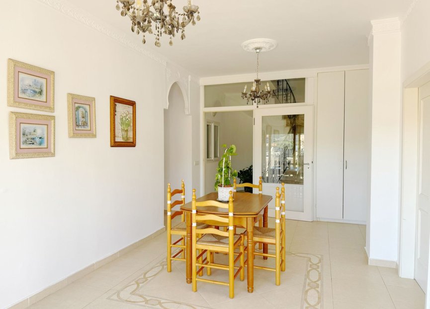 Resale - House - Detached Villa - Marbella - Elviria