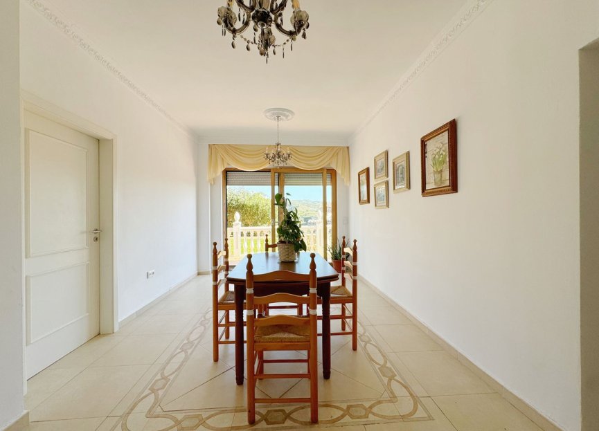 Resale - House - Detached Villa - Marbella - Elviria