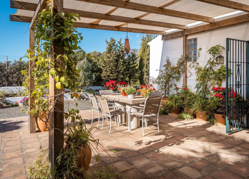 Resale - House - Finca - Cortijo - Estepona - Estepona Centro