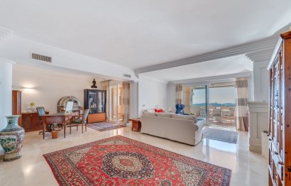 Resale - Apartment - Middle Floor Apartment - Marbella - Nueva Andalucia