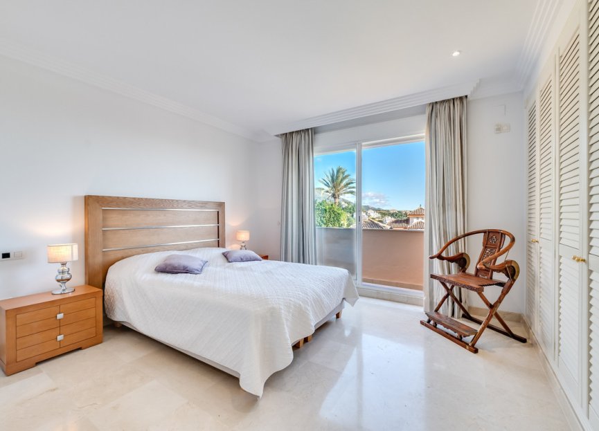 Resale - Apartment - Middle Floor Apartment - Marbella - Nueva Andalucia