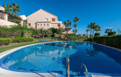 Resale - Apartment - Middle Floor Apartment - Marbella - Nueva Andalucia