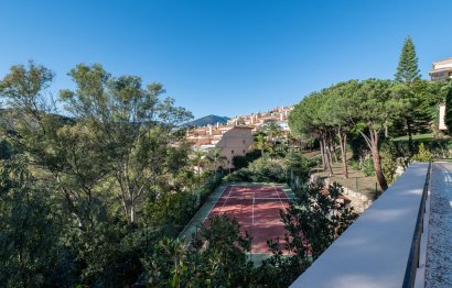 Resale - Apartment - Middle Floor Apartment - Marbella - Nueva Andalucia