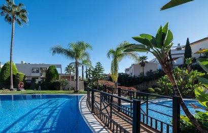 Resale - Apartment - Middle Floor Apartment - Marbella - Nueva Andalucia