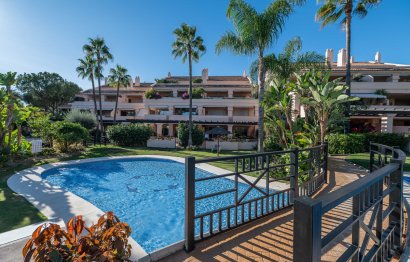 Resale - Apartment - Middle Floor Apartment - Marbella - Nueva Andalucia